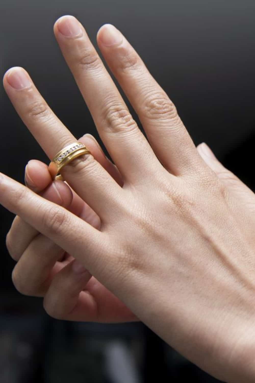 کوچک کردن حلقه انگشتر طلا بدون تغییر اندازه دائمی آن