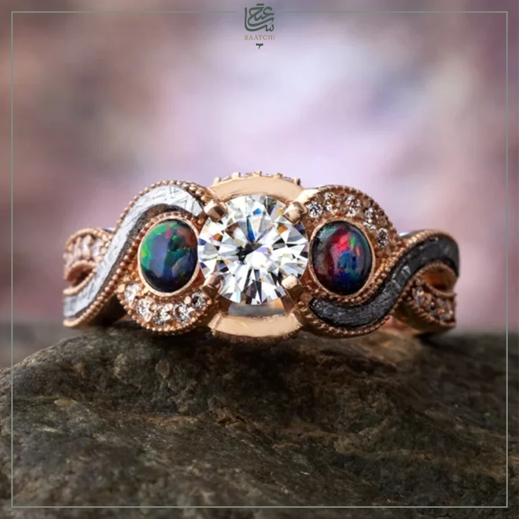 انگشتر مزین شده با سنگ اوپال