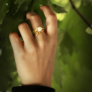 انگشتر طلا زنانه طرح شاخه گل با مروارید کد CR336