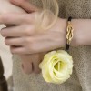 دستبند چرم زنانه با پلاک طلا طرح فرد کد XB988