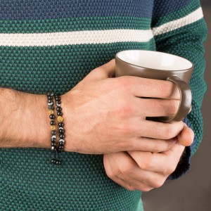 دستبند سنگ مردانه با پلاک طلا طرح گوی فیوژن کد MB120