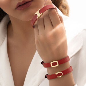 دستبند چرم زنانه با پلاک طلا کد XB617